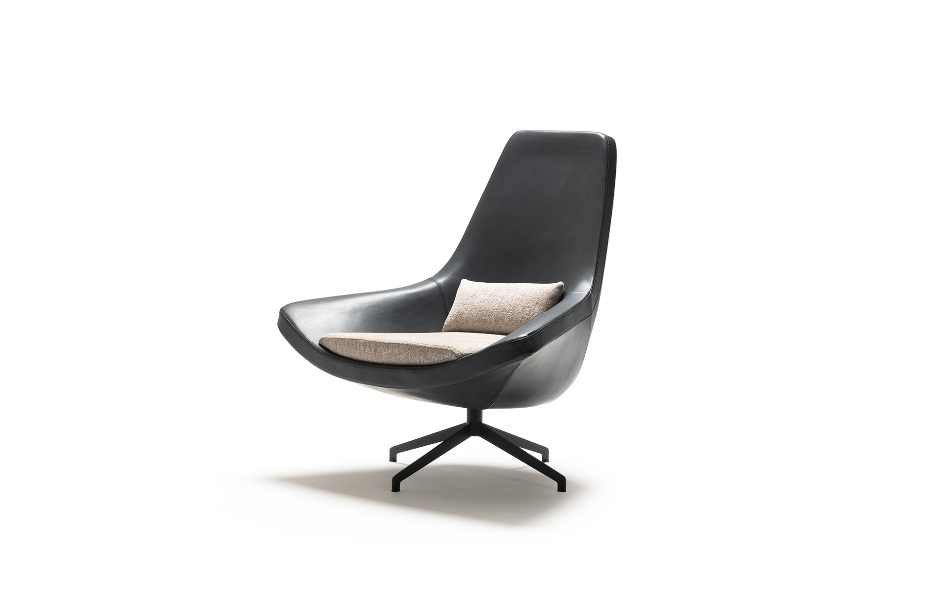 1 Luxury Lounge - Image 1